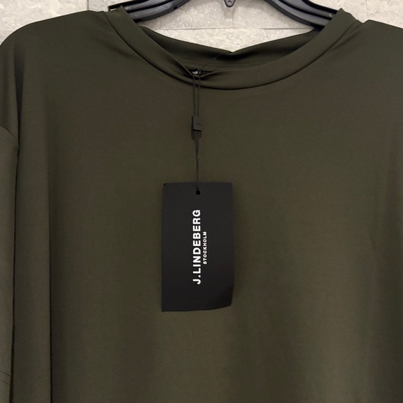 New!! J Lindeberg men's activewear tshirt - Picture 2 of 3